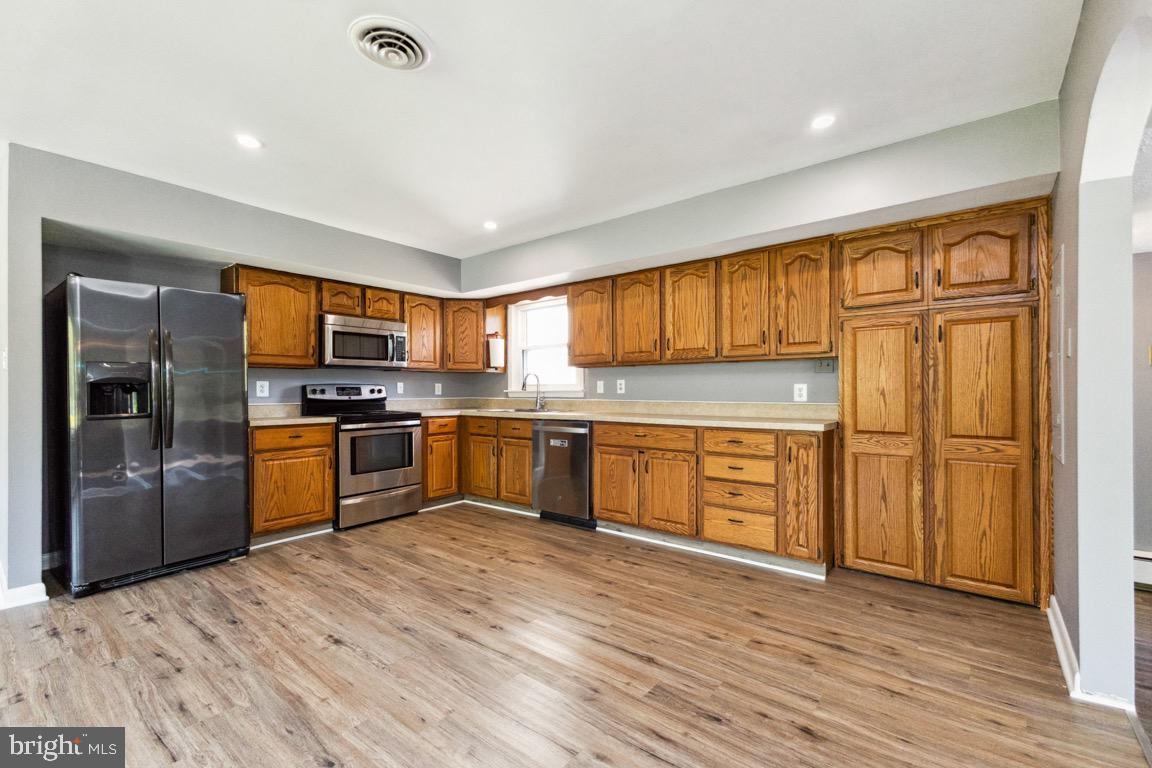 45448 Mallard Street Sterling, VA 20165 - Photo 6 of 25