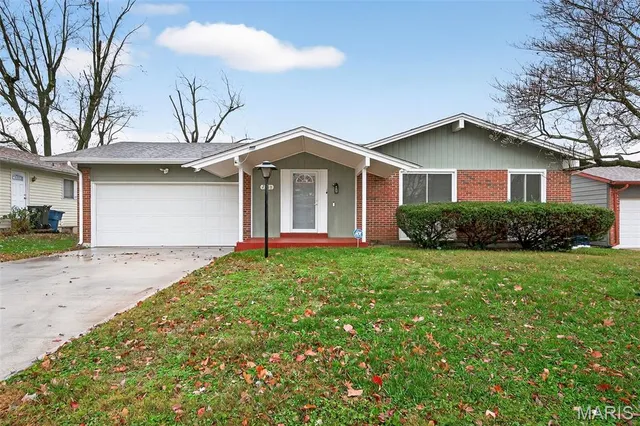$235,000 | 2560 Woodsage Drive, Florissant, MO 63033