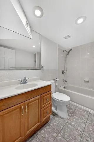 $235,000 | 2560 Woodsage Drive, Florissant, MO 63033