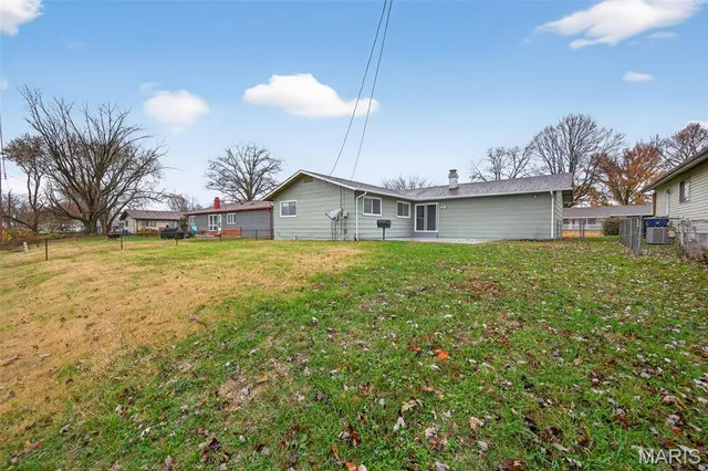 $235,000 | 2560 Woodsage Drive, Florissant, MO 63033