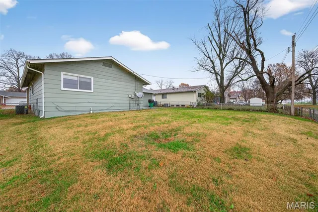 $235,000 | 2560 Woodsage Drive, Florissant, MO 63033