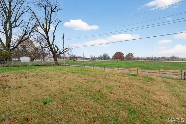 $235,000 | 2560 Woodsage Drive, Florissant, MO 63033