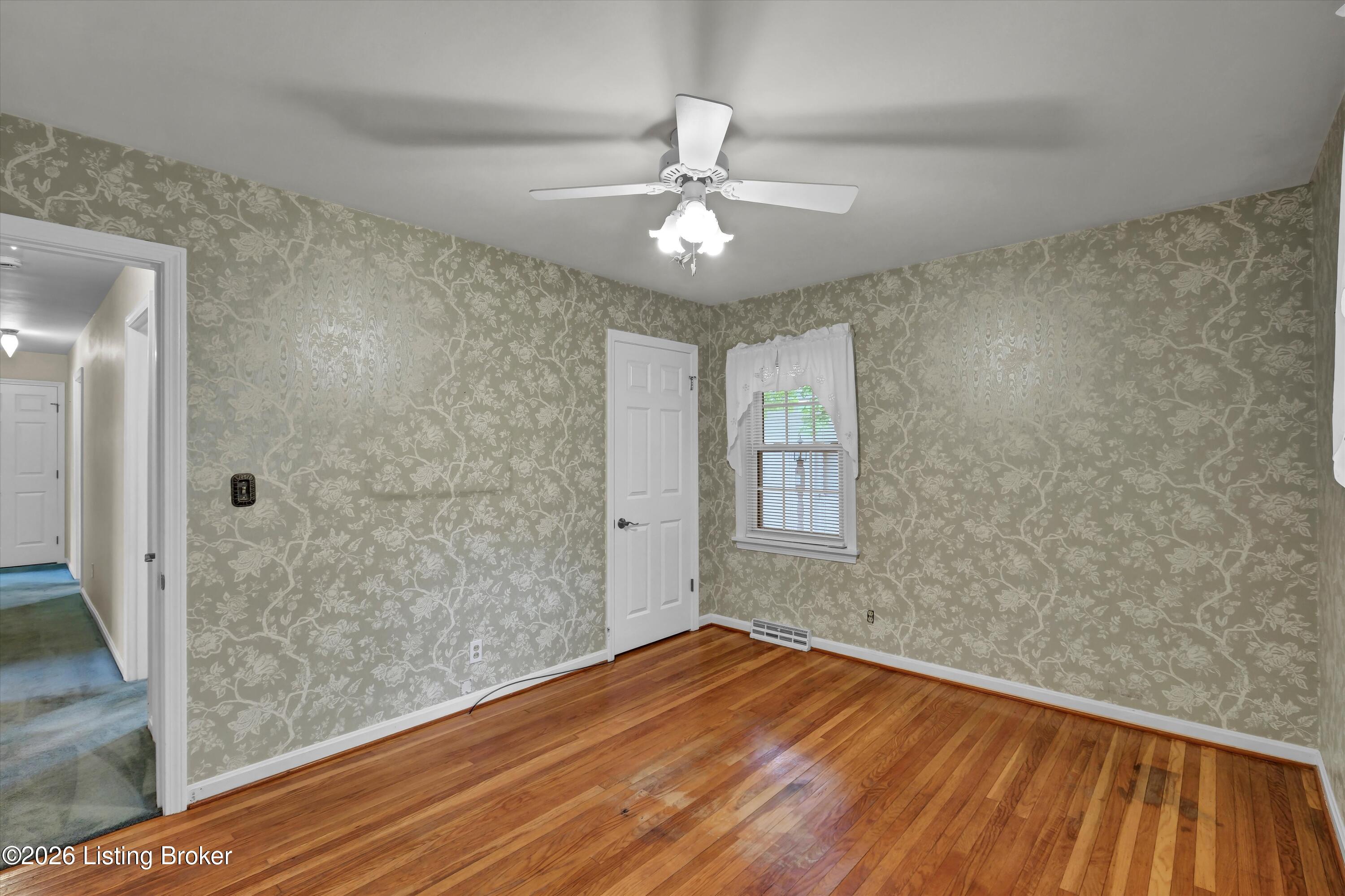 6901 Greenlawn Road Louisville, KY 40222 - Photo 22 of 44 Bedroom 2 to Hallway