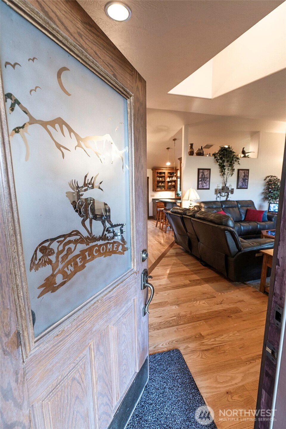 211 Last Chance Road Walla Walla, WA 99362 - Photo 6 of 40 a view of living room with furniture and flat screen tv