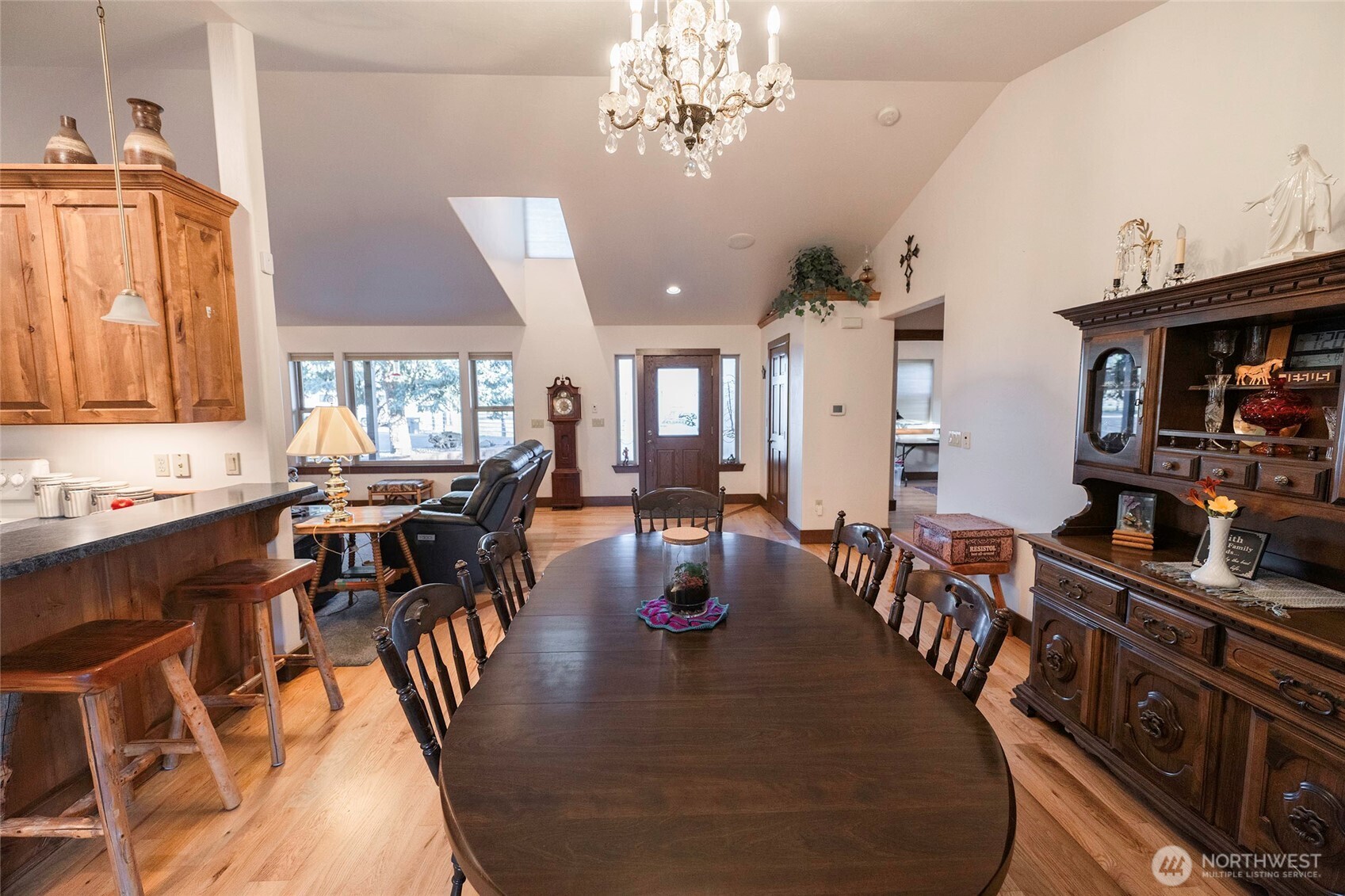 211 Last Chance Road Walla Walla, WA 99362 - Photo 8 of 40 a view of a dining room with furniture
