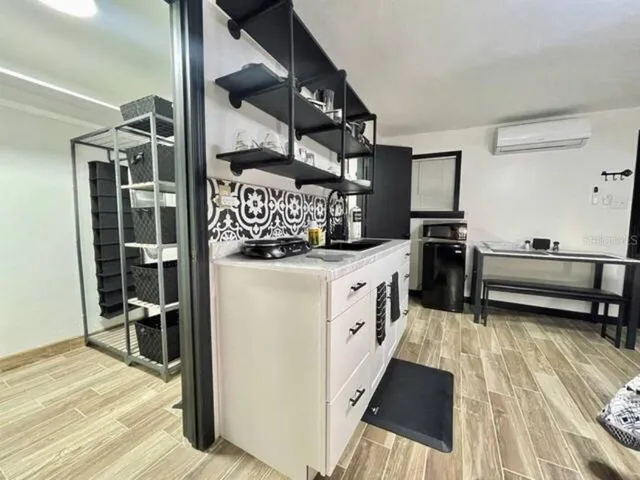 $1,800 | Undisclosed Address, Orlando, FL 32825