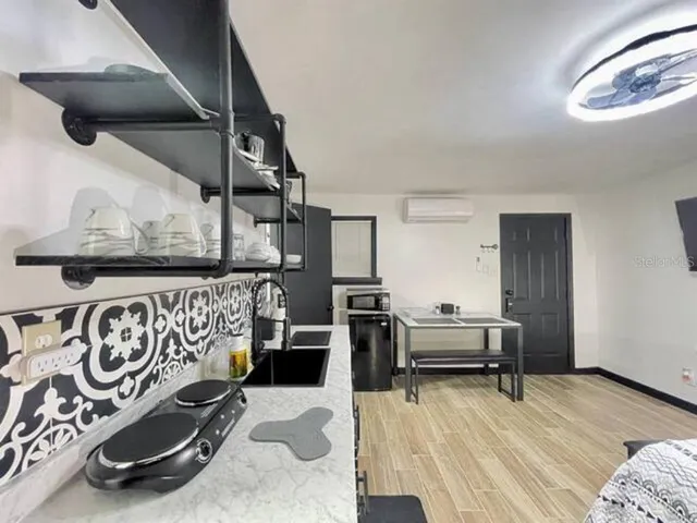 $1,800 | Undisclosed Address, Orlando, FL 32825