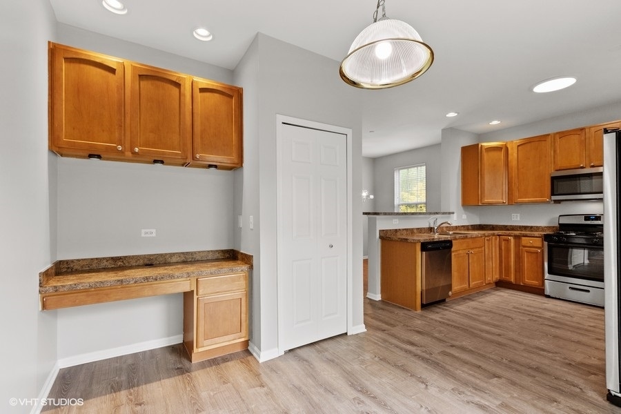 205 North Louis Street, Unit E Mount Prospect, IL 60056 - Photo 13 of 35