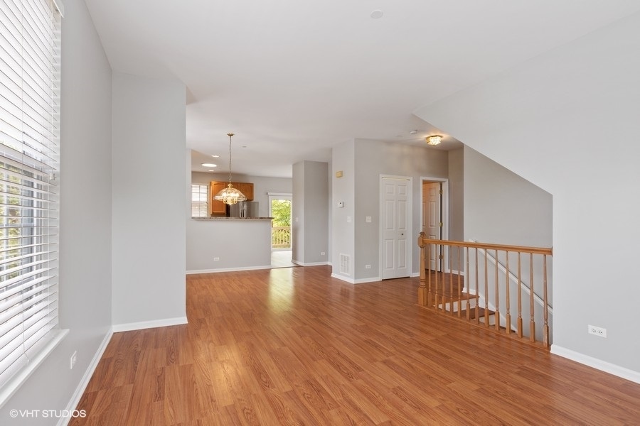 205 North Louis Street, Unit E Mount Prospect, IL 60056 - Photo 6 of 35