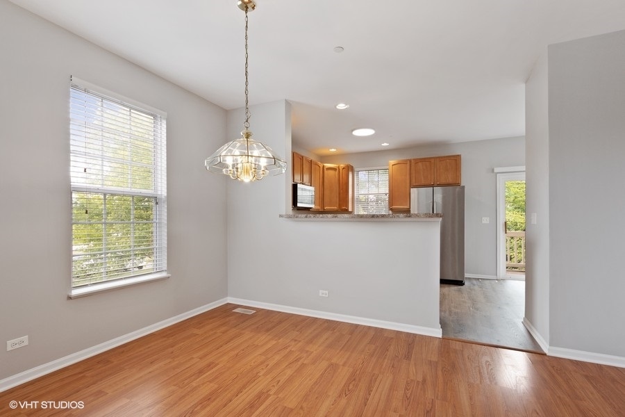 205 North Louis Street, Unit E Mount Prospect, IL 60056 - Photo 8 of 35