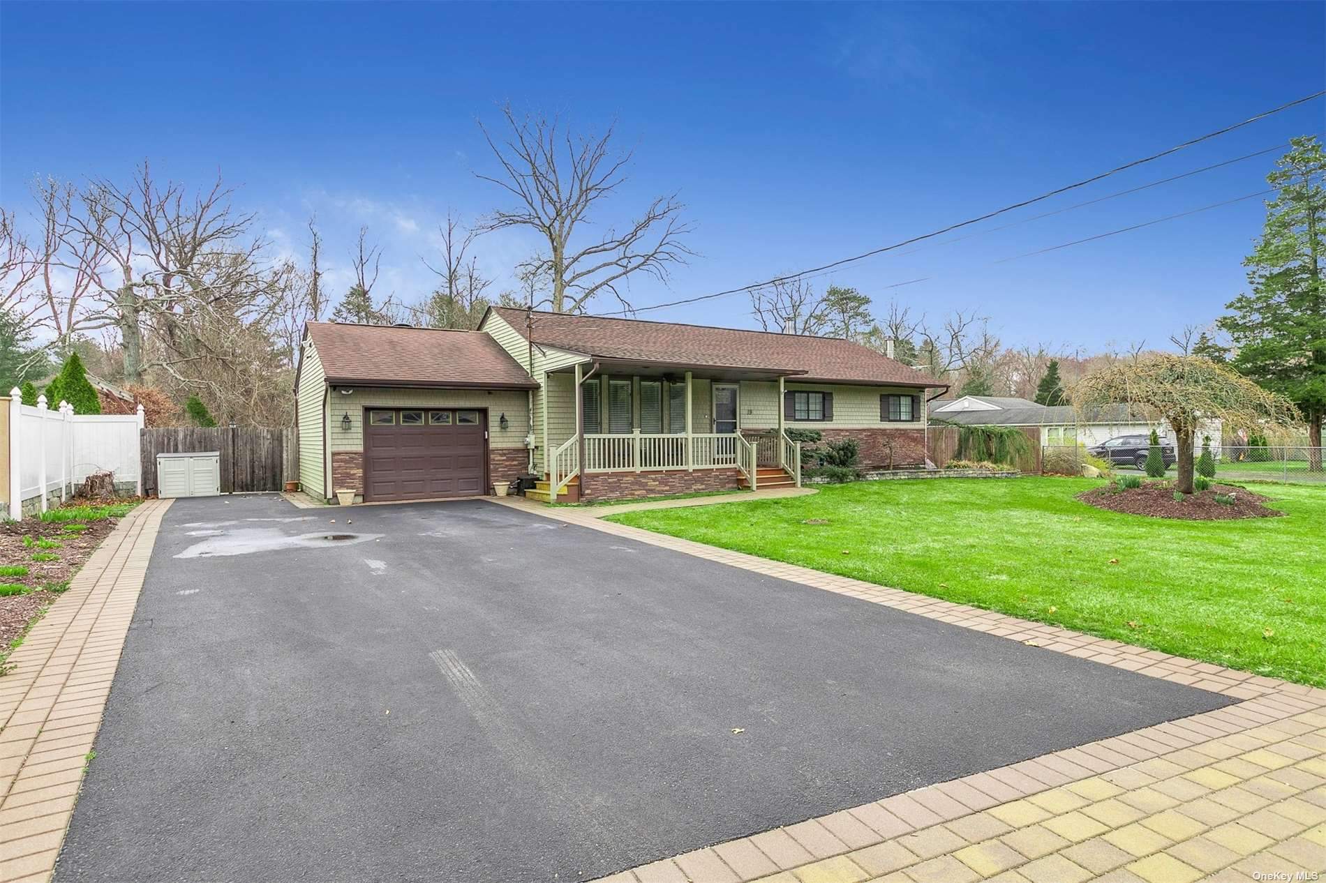 19 Wellington Road Middle Island, NY 11953 - Photo 1 of 1 Gallery Image 1
