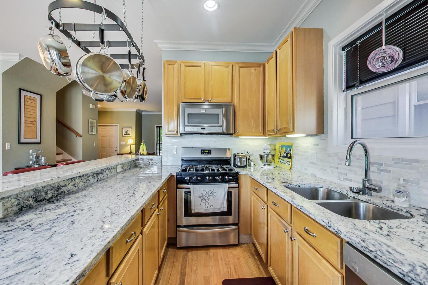 1435 West Fillmore Street, Unit B Chicago, IL 60607 - Photo 12 of 37