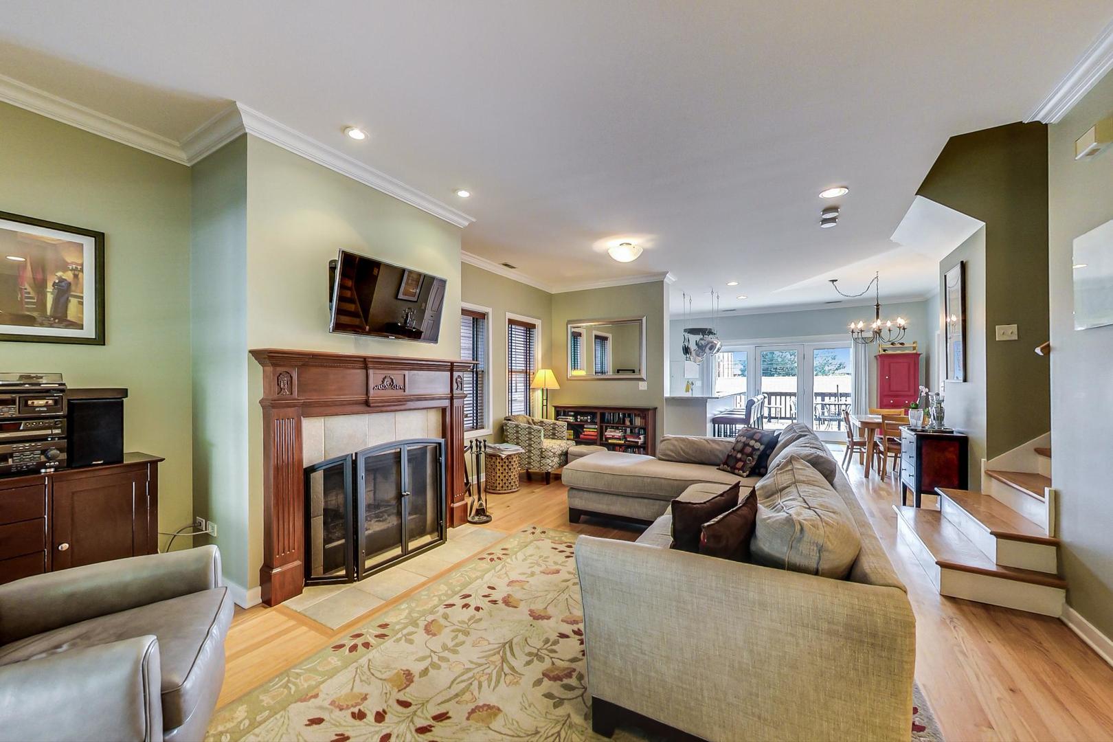 1435 West Fillmore Street, Unit B Chicago, IL 60607 - Photo 6 of 37