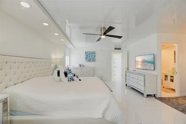 $795,000 | Oceanside, Hallandale Beach, FL 33009