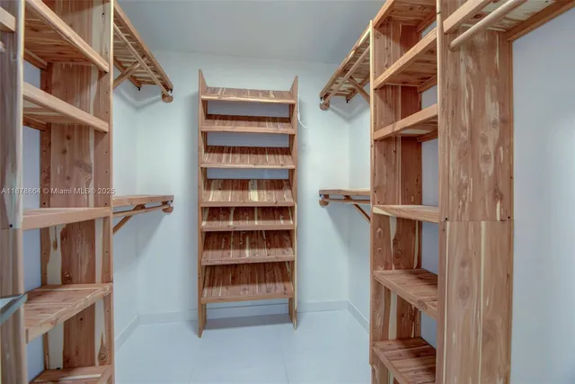 $795,000 | Oceanside, Hallandale Beach, FL 33009