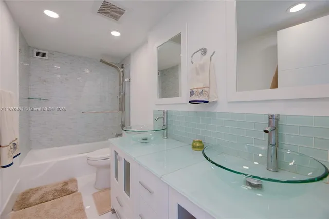 $795,000 | Oceanside, Hallandale Beach, FL 33009