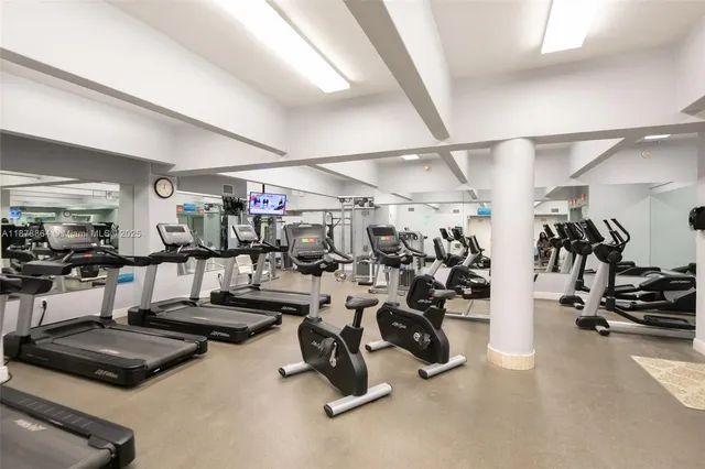 $795,000 | Oceanside, Hallandale Beach, FL 33009