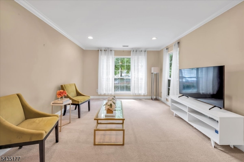 279 Janine Way Bridgewater, NJ 08807 - Photo 4 of 32