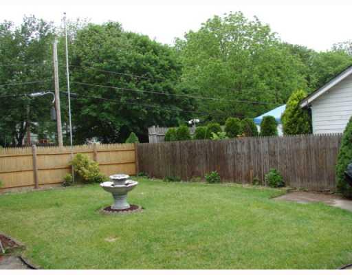 136 Alice Avenue Woonsocket, RI 02895 - Photo 3 of 12 Yard/Garden.