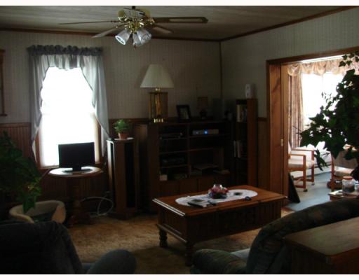 136 Alice Avenue Woonsocket, RI 02895 - Photo 9 of 12 Living Room.