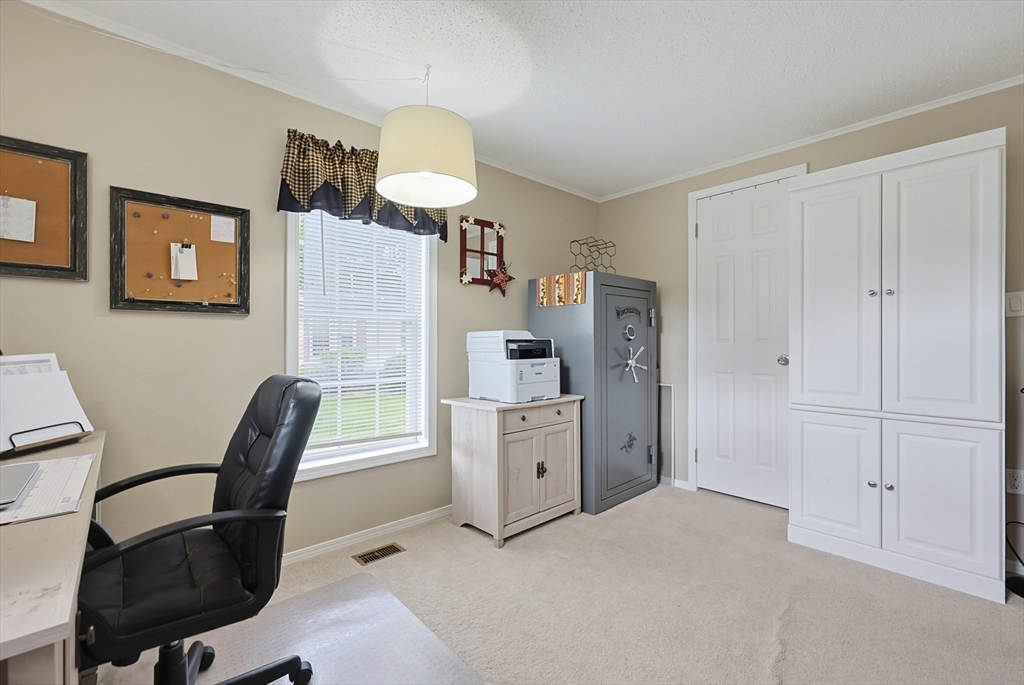 12 Fox Run Brookfield, MA 01506 - Photo 26 of 42
