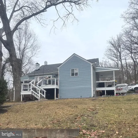 $519,900 | 3170 Oakmont Avenue, Triangle, VA 22172