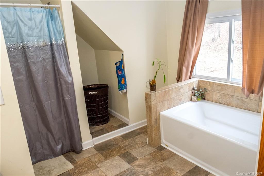 900 Long Branch Road Swannanoa, NC 28778 - Photo 11 of 23 Gallery Image 11