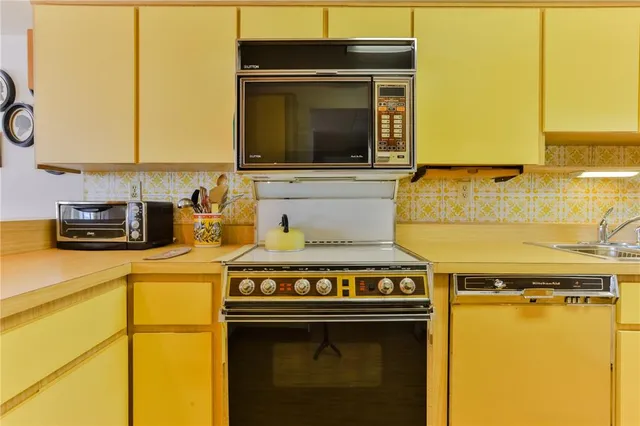 $575,000 | 1133 Ocean Shore Boulevard, Unit 303, Ormond Beach, FL 32176