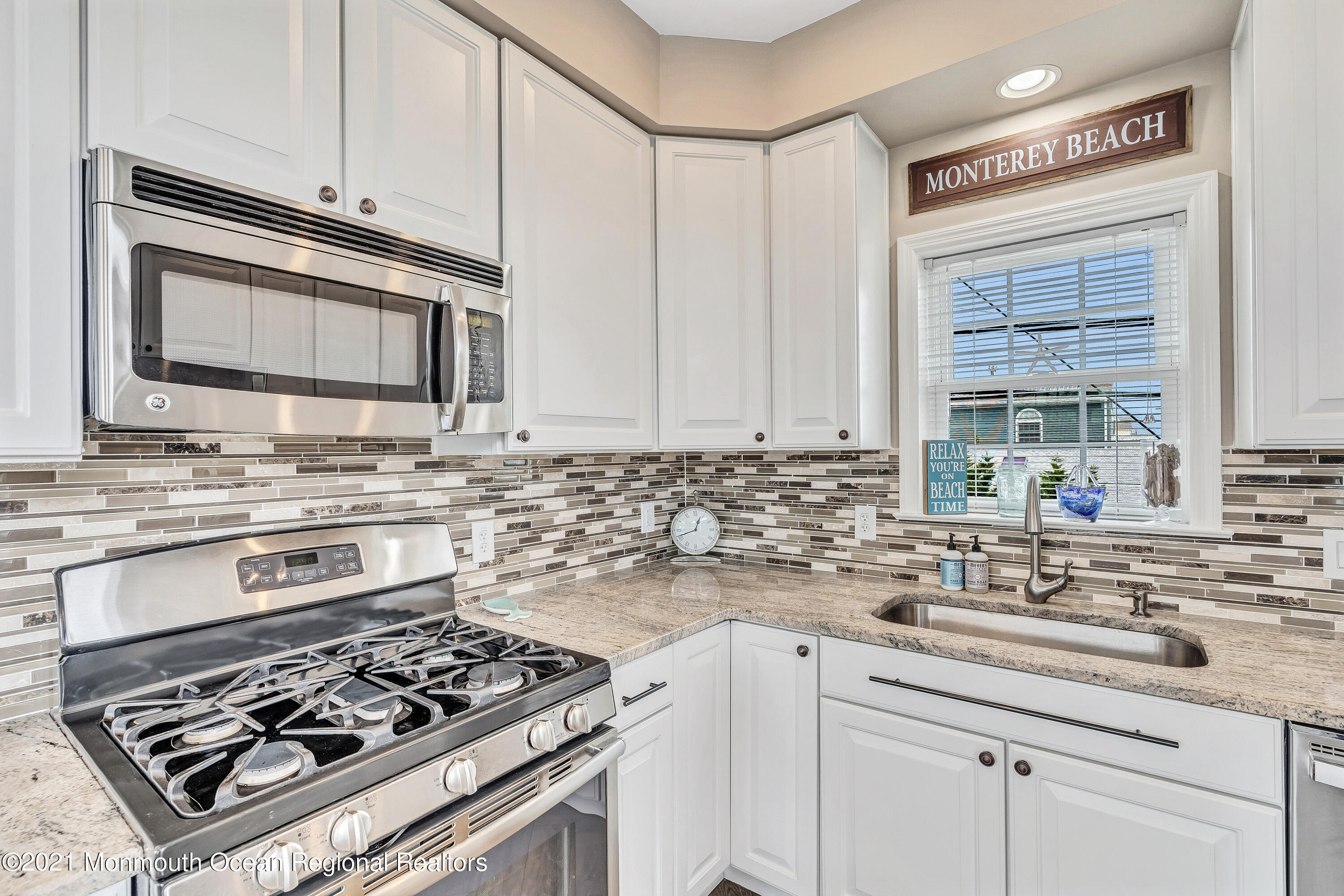 102 Del Monte Road Lavallette, NJ 08735 - Photo 18 of 58 4 (10)