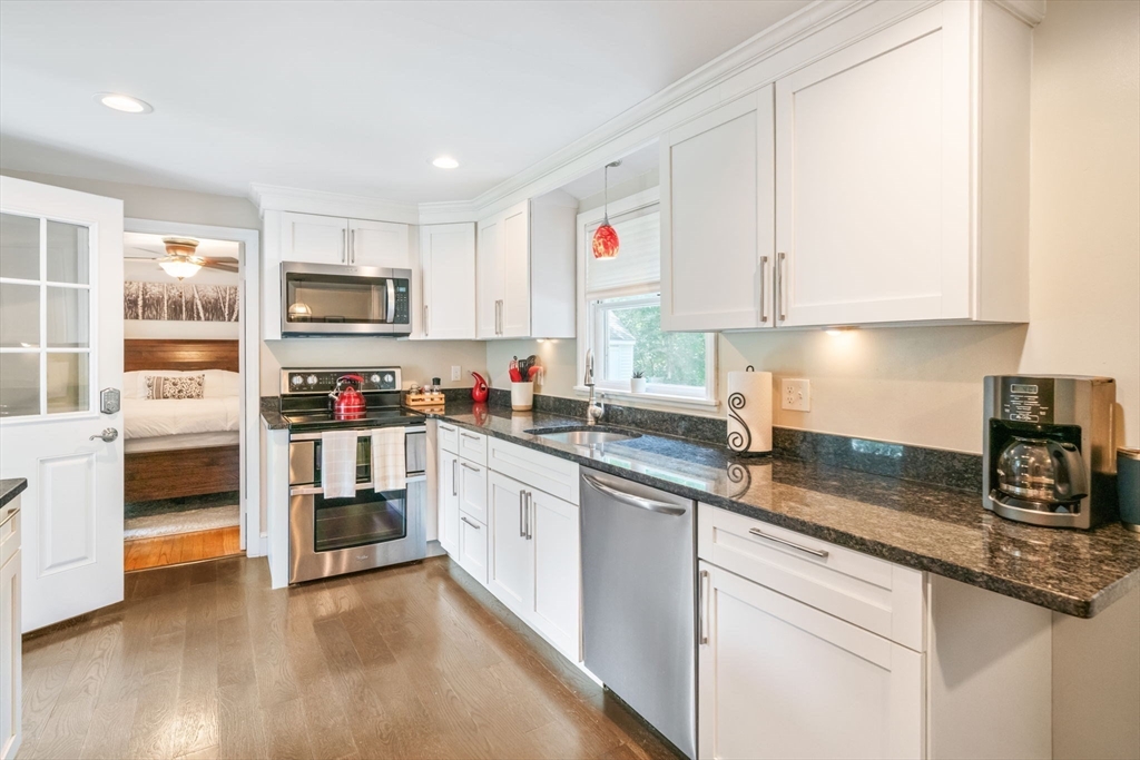 32 Anawan Road North Attleboro, MA 02760 - Photo 9 of 42