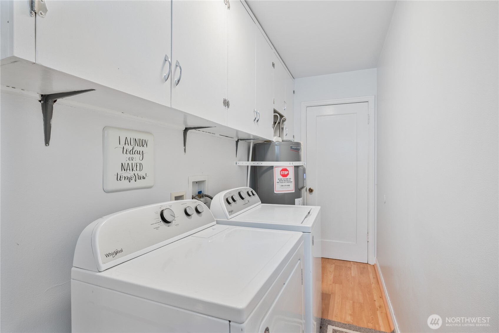 467 19th Avenue Longview, WA 98632 - Photo 12 of 30 a utility room with dryer and washer