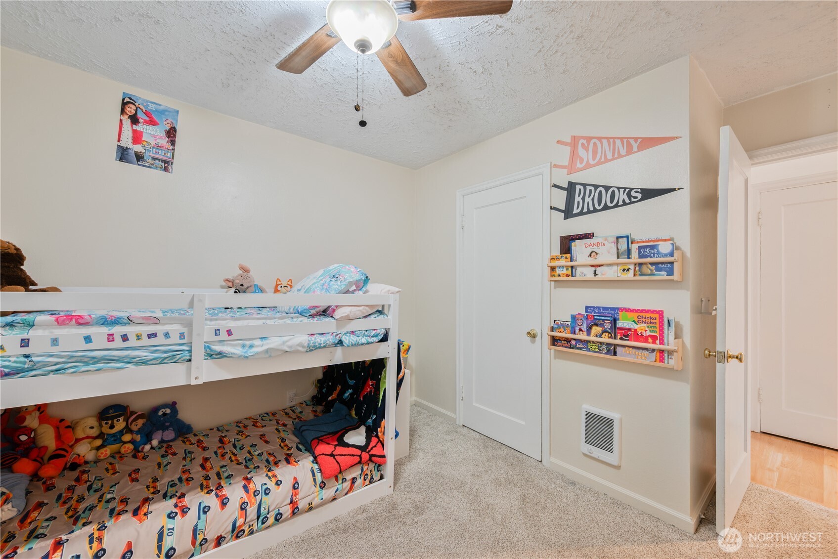467 19th Avenue Longview, WA 98632 - Photo 17 of 30 a utility room with stainless steel appliances wooden floor and window