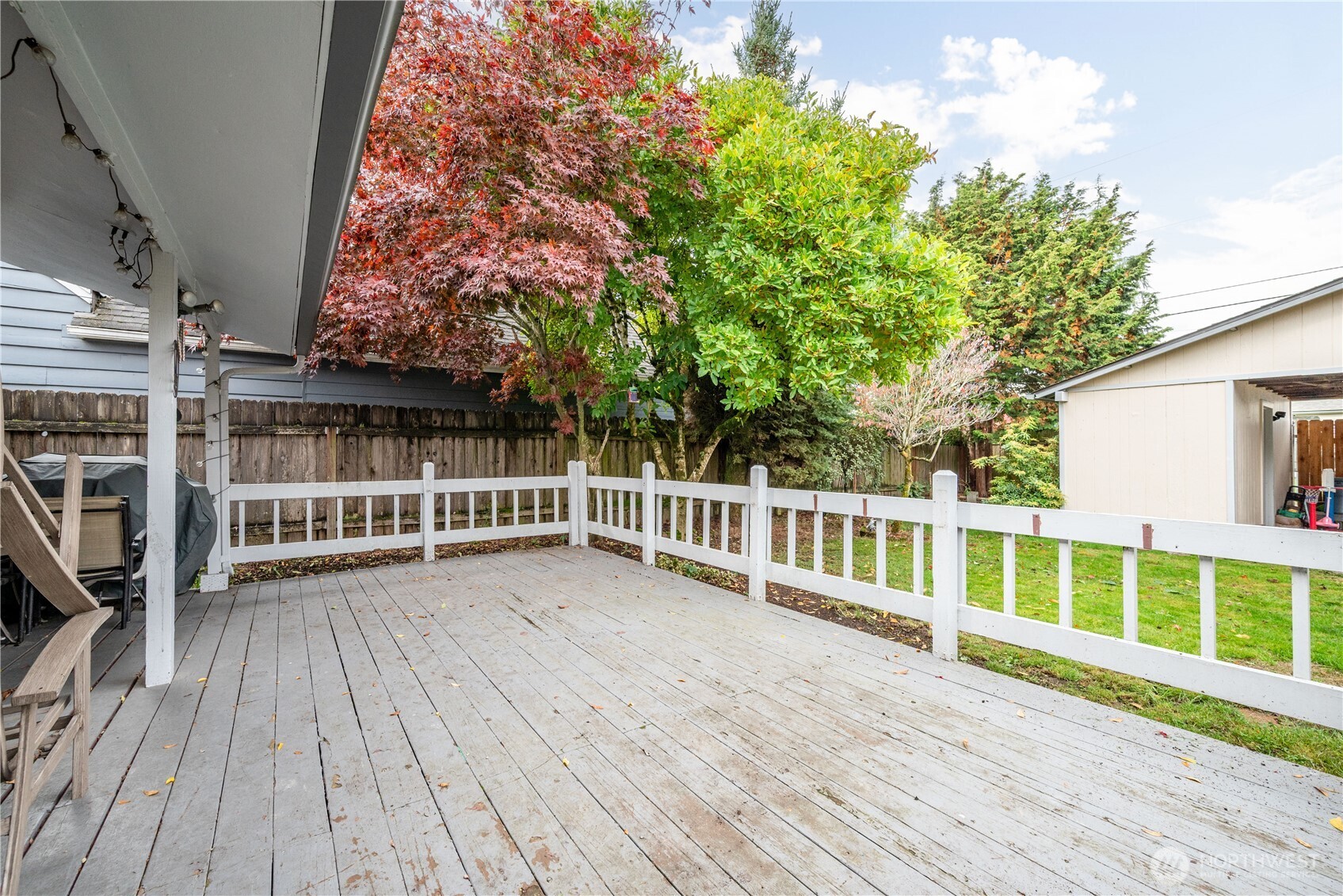467 19th Avenue Longview, WA 98632 - Photo 24 of 30 a view of a house with a deck