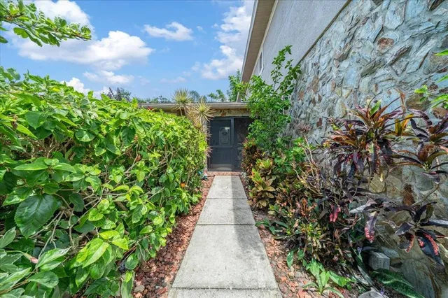 $565,000 | 2589 Knoll Street West, Palm Harbor, FL 34683