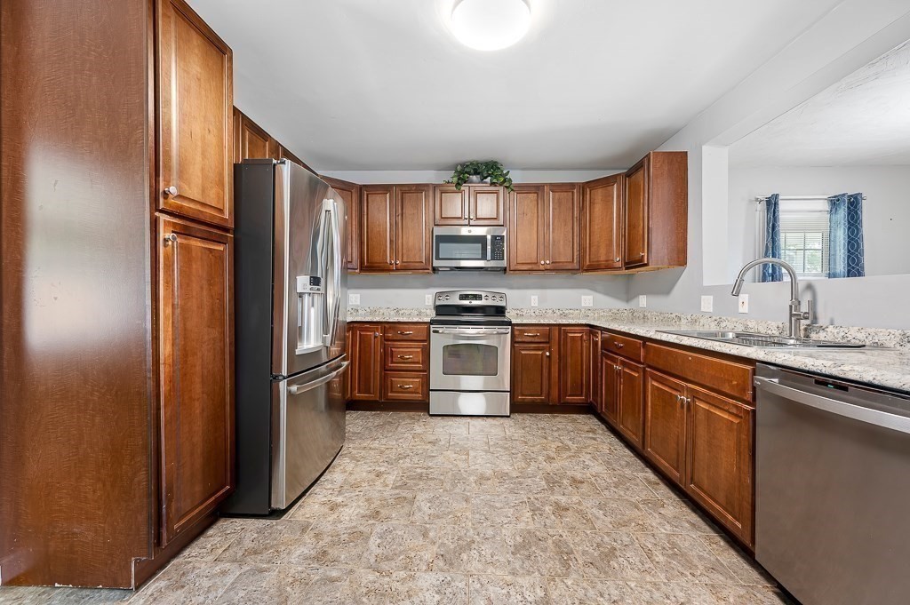 8 Simone Street Worcester, MA 01604 - Photo 8 of 35