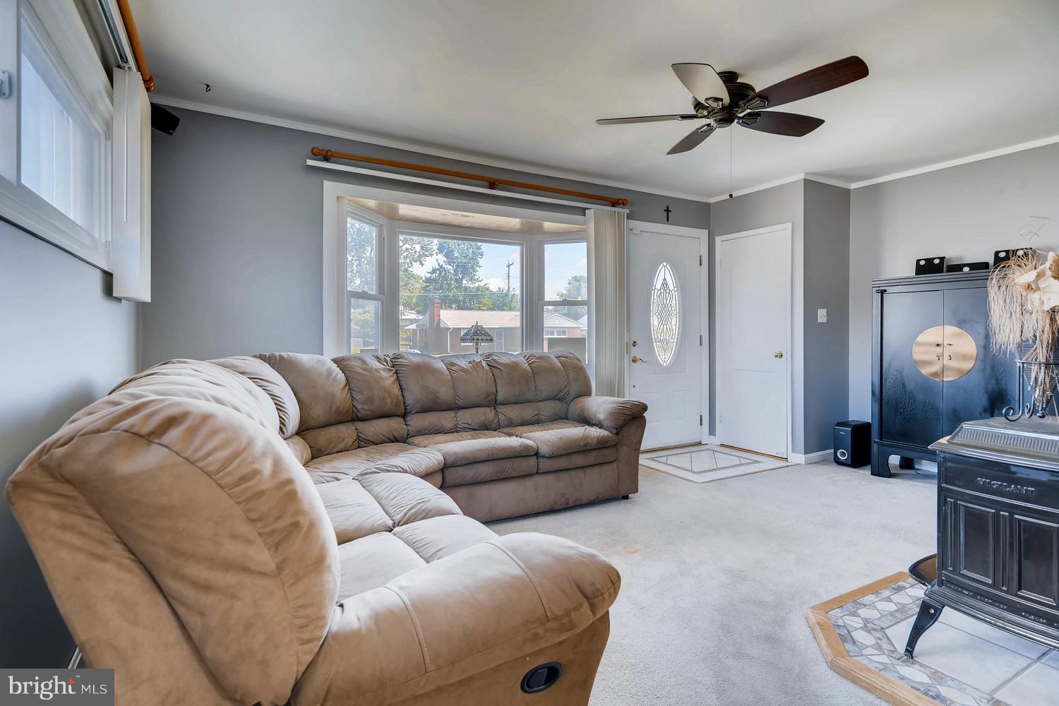 8715 Stockwell Road Baltimore, MD 21234 - Photo 11 of 27 Living Room