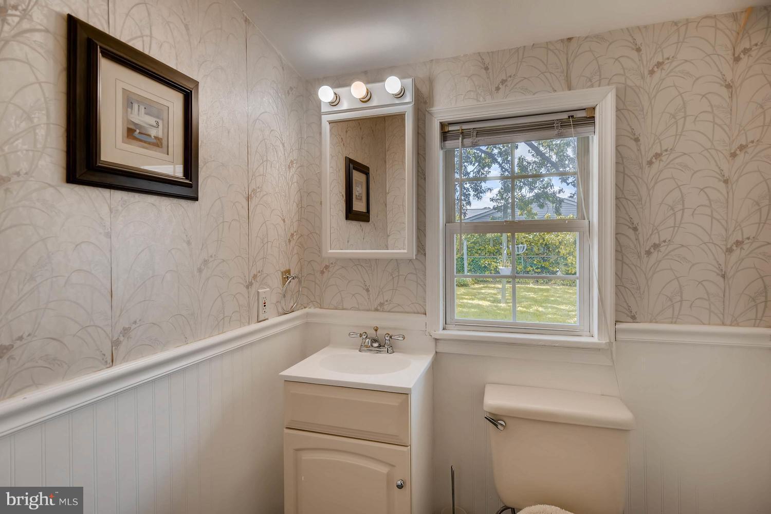 8715 Stockwell Road Baltimore, MD 21234 - Photo 14 of 27 Bath