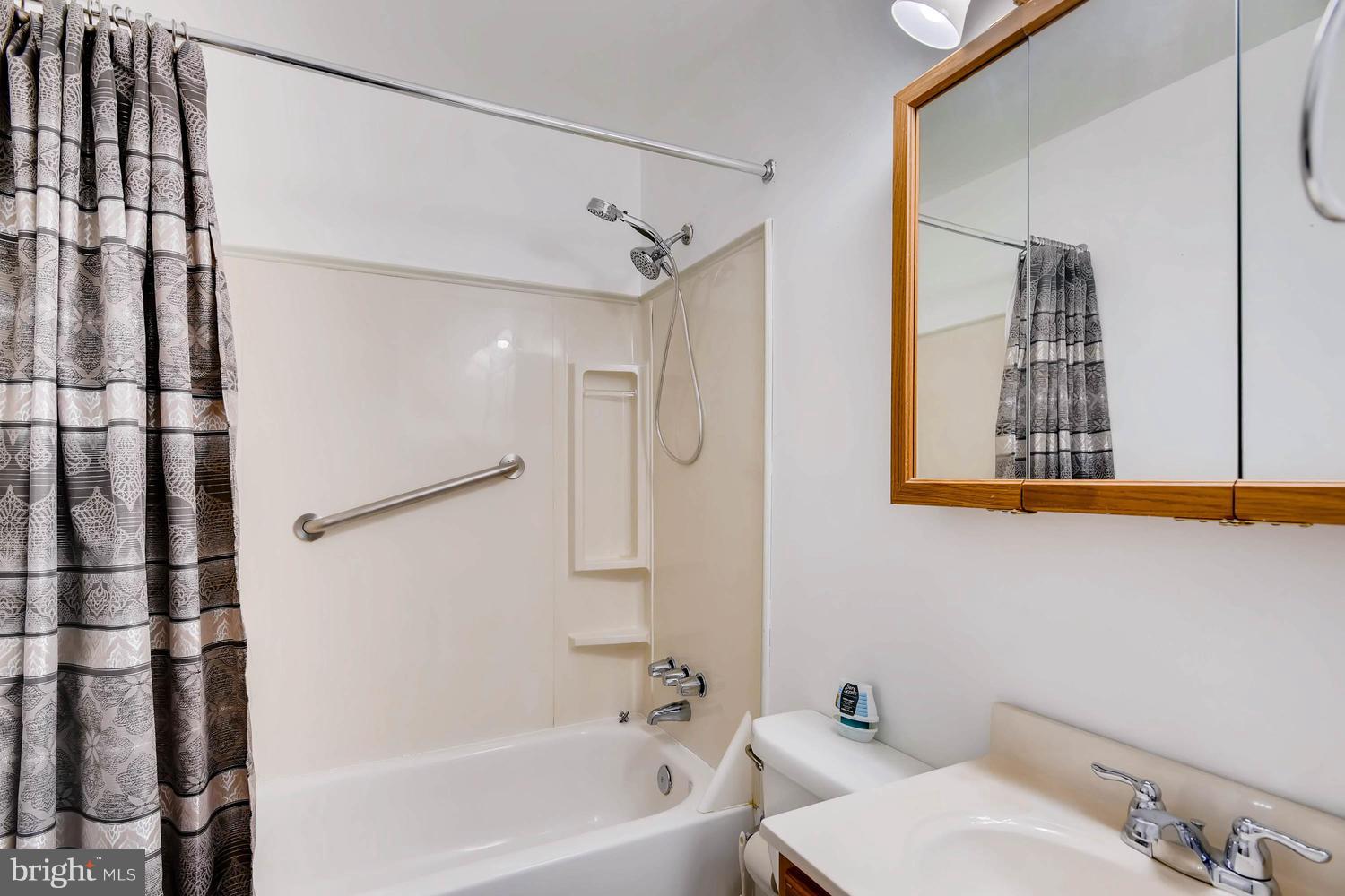 8715 Stockwell Road Baltimore, MD 21234 - Photo 22 of 27 Bath