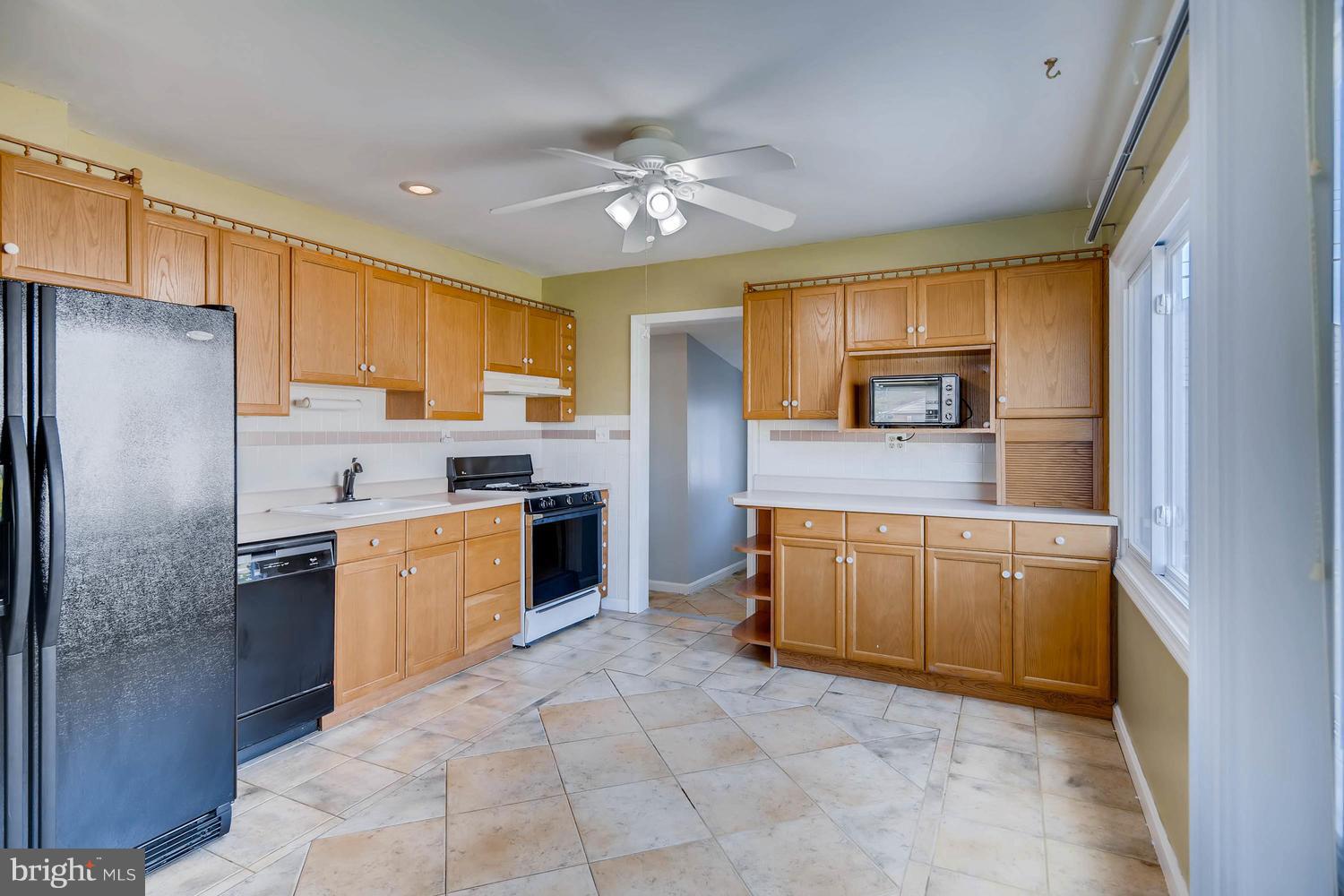 8715 Stockwell Road Baltimore, MD 21234 - Photo 5 of 27 Kitchen