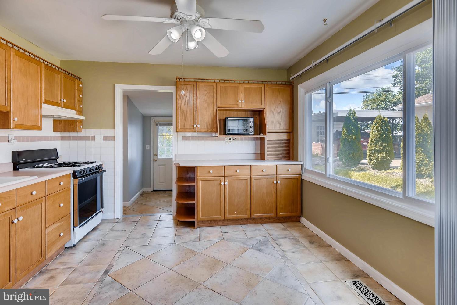 8715 Stockwell Road Baltimore, MD 21234 - Photo 6 of 27 Kitchen