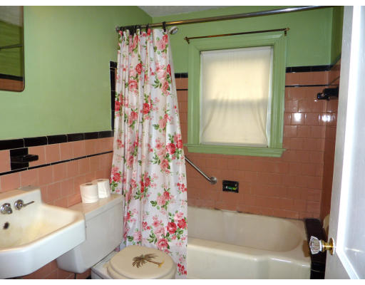 19 Heard Road Arlington, MA 02474 - Photo 16 of 23 Gallery Image 16