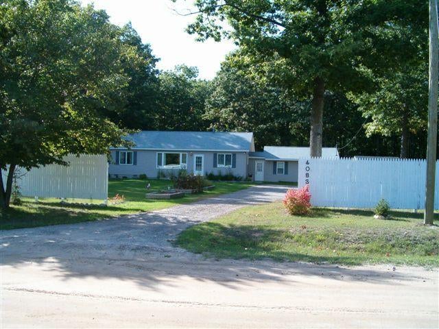 4083 South Extension Road Cheboygan, MI 49721 - Photo 4 of 18 Gallery Image 4