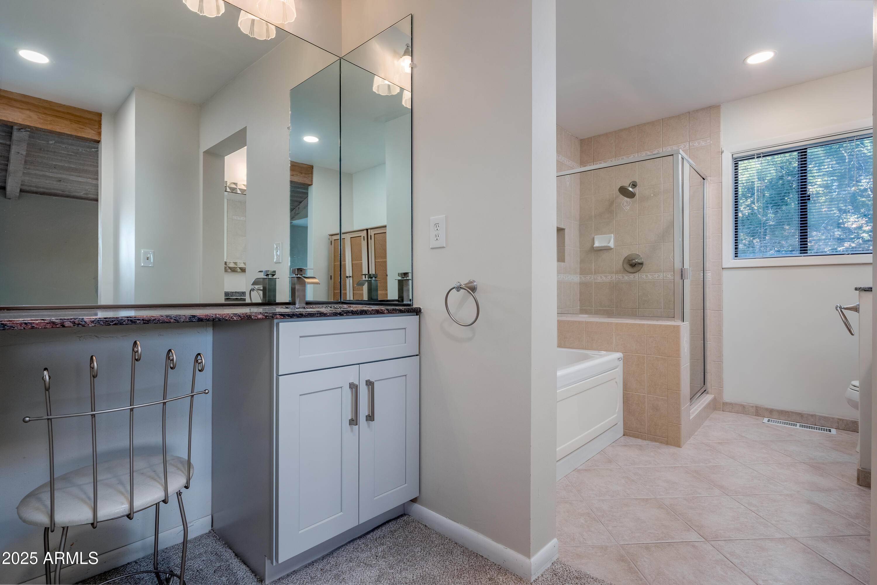 1050 Lee Mountain Road Sedona, AZ 86351 - Photo 37 of 78 Primary En Suite