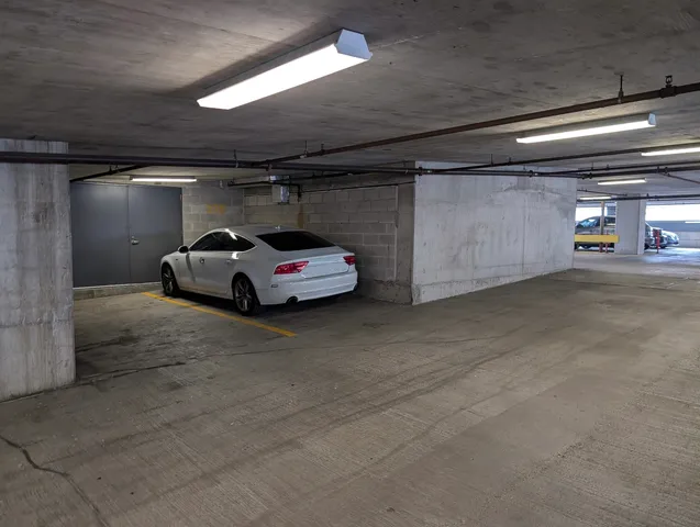 $19,900 | 235 West Van Buren Street, Unit P269, Chicago, IL 60607