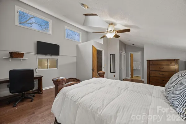 $500,000 | 501 Woodfield Drive, Asheville, NC 28803