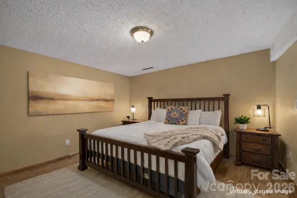 $500,000 | 501 Woodfield Drive, Asheville, NC 28803