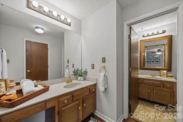 $500,000 | 501 Woodfield Drive, Asheville, NC 28803