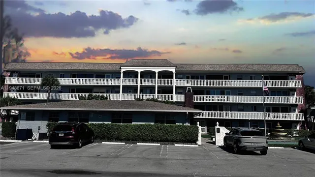 $199,000 | 1965 Southeast 5th Court, Unit 203, Pompano Beach, FL 33060