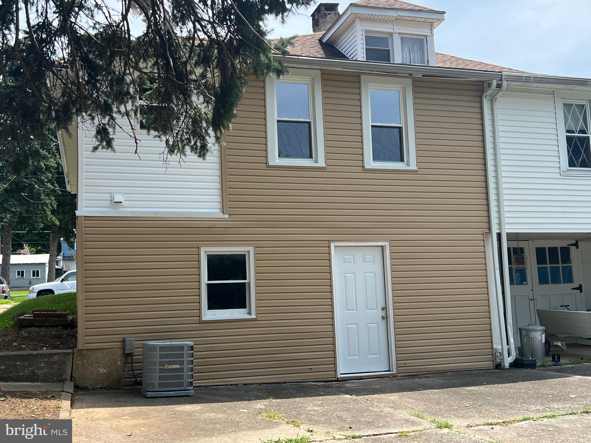 1045 Broadway Boulevard Reading, PA 19607 - Photo 7 of 24