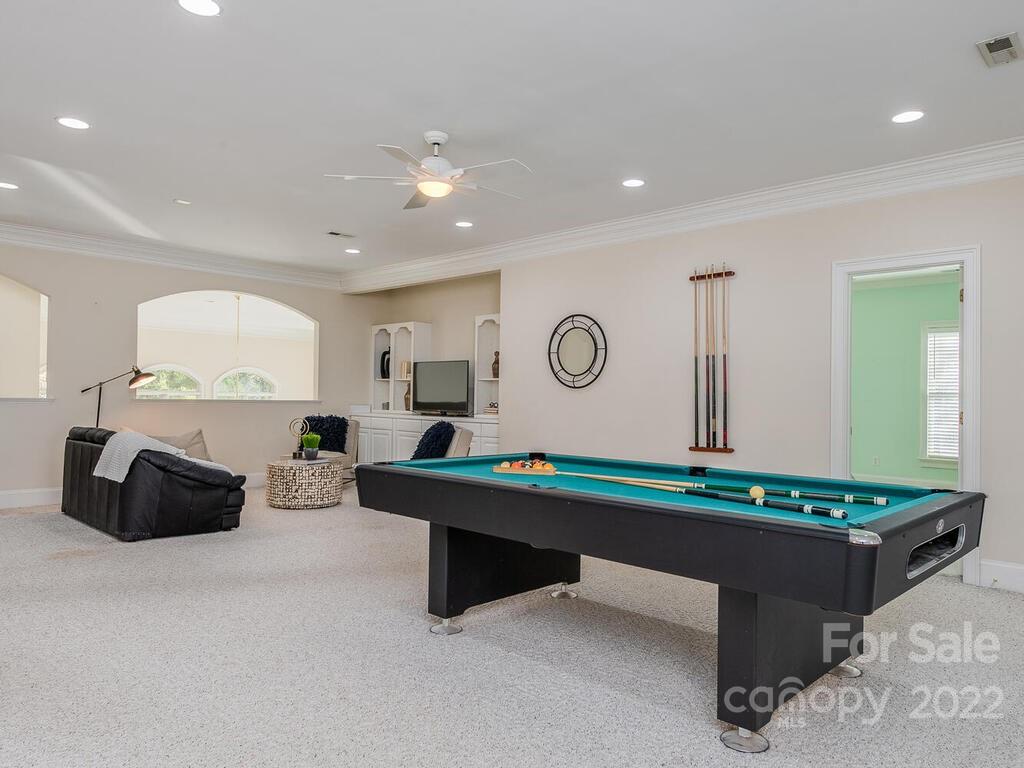 4101 High Ridge Road Charlotte, NC 28270 - Photo 17 of 38 a room with furniture and window